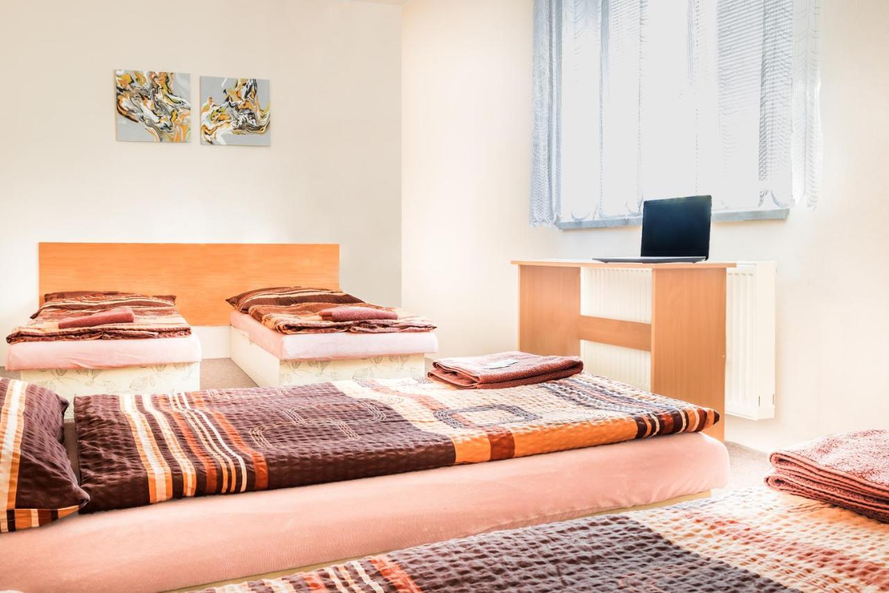 Hotel Zannam Бърно Екстериор снимка