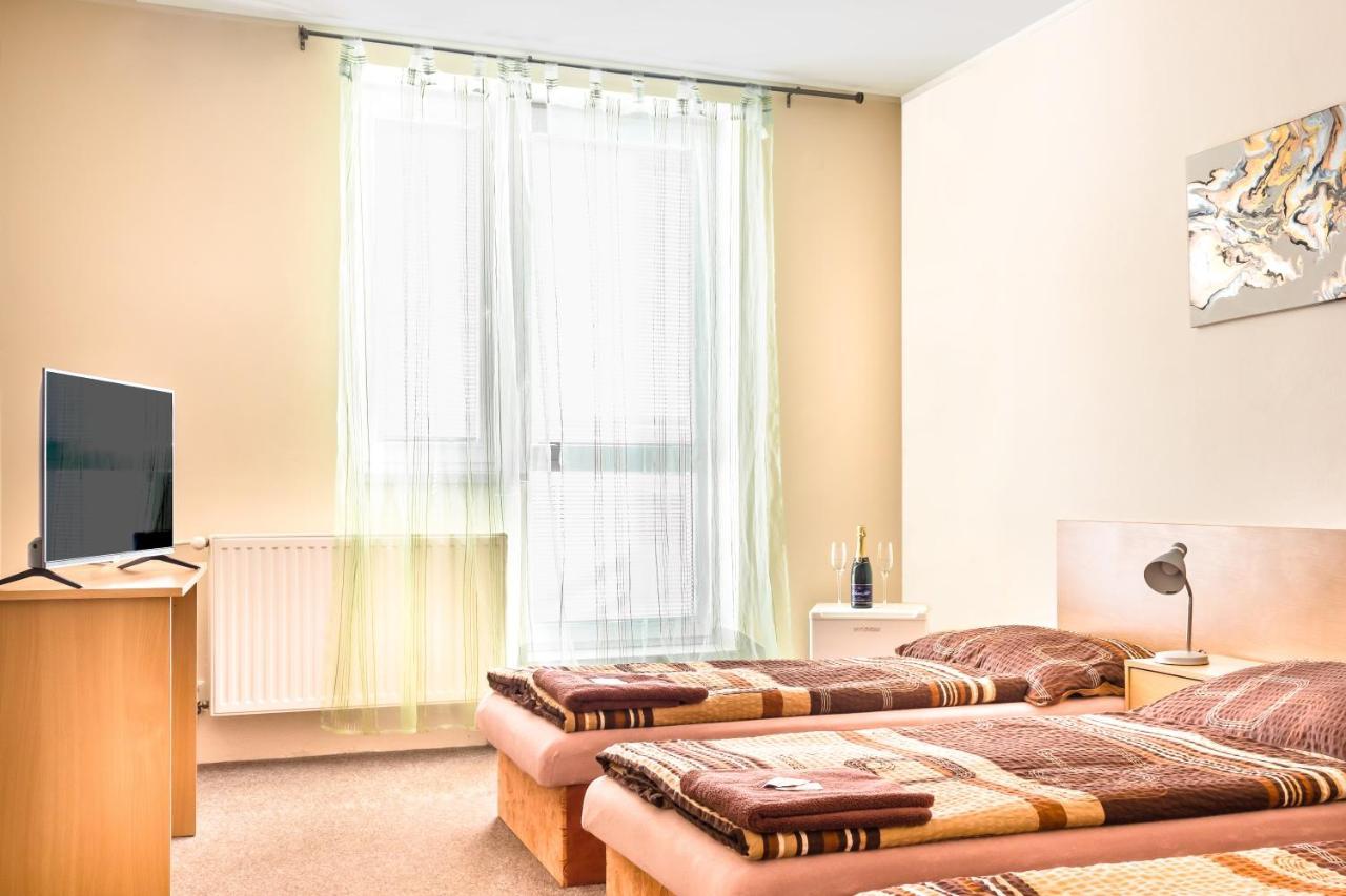 Hotel Zannam Бърно Екстериор снимка